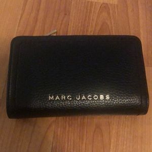 Black Marc Jacobs Topstitched Compact wallet with gold details